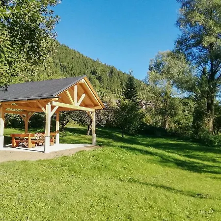 Semesterbostad Haus Senna